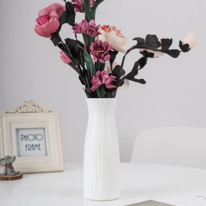 Minimal Flower Vase with Solid Color Design - Image 4